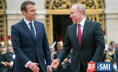 Президент Франции Эмманюэль Макрон собирается приехать в Россию