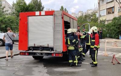 В Киеве ликвидировали пожар на Позняках