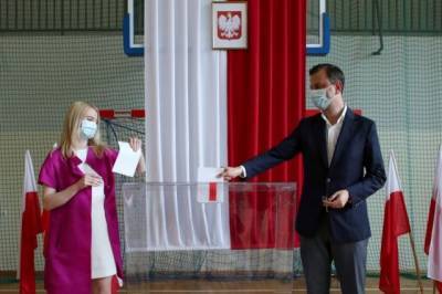 На президентских выборах в Польше проголосовали почти 50% избирателей