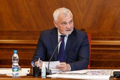 Владимир Уйба проведет оперативное совещание с Банком России по поддержке предпринимателей Коми