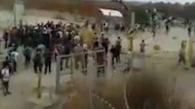 Видео: сотни палестинских нелегалов прорвались через заграждение в Израиль