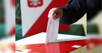 Выборы президента Польши: названы прошедшие во второй тур кандидаты