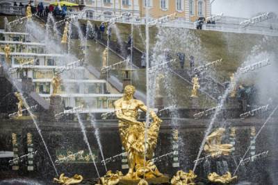Парки и фонтаны Петергофа заработают с 3 июля