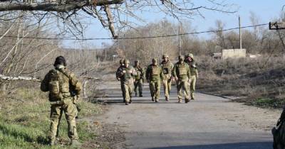 Боевики 8 раз открывали огонь на Донбассе и попали во двор жилого дома