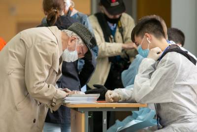 За три дня каждый пятый свердловский избиратель проголосовал на опросе по поправкам