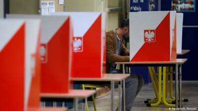 В Польше состоится второй тур выборов президента, ни один кандидат не набрал более 50%