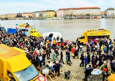 В субботу в Праге пройдет фестиваль уличной еды Food Truck Show