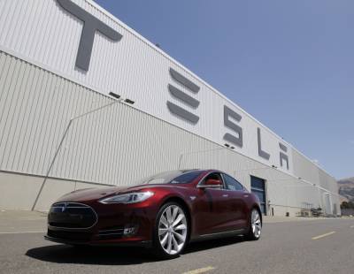 Правительство США перестало выплачивать субсидии компании Tesla
