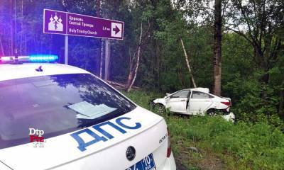 В Карелии автомобтль опрокинулся у поворота на церковь: водитель в тяжелом состоянии
