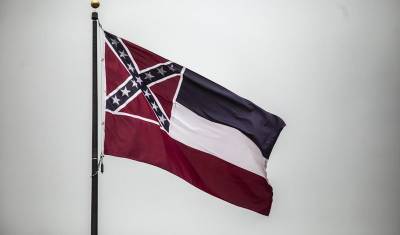 В Миссисипи хотят изменить флаг штата из-за боевого знамени южан