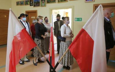 Дуда лидирует в польской президентской гонке, но нужен будет второй тур