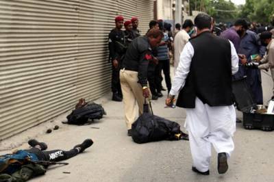 Террористы атаковали фондовую биржу в Пакистане: восемь человек погибло (фото)