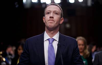 Из-за бойкота Facebook рекламодателями Цукерберг потерял $7 млрд