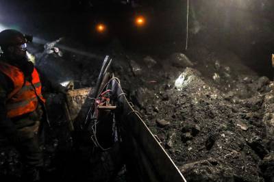 Из-за обвала шахты в Луганской области погиб горняк, еще один тяжело травмирован