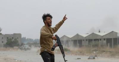 Дипломат: ЕС должен пригрозить применением военной силы в Ливии