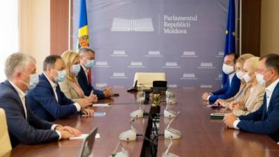 Молдавская оппозиция начала переговоры по вотуму недоверия правительству