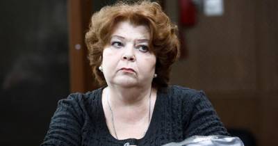 Прокурор попросил освободить в зале суда экс-главбуха Серебренникова