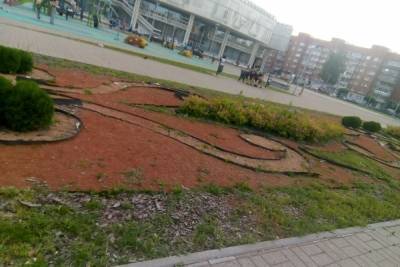 Разруха в центре Ярославля: в столице «Золотого кольца» не включили фонтаны и не посадили клумбы