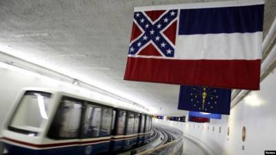 В США с флага штата Миссисипи изъяли символ рабовладельческой Конфедерации