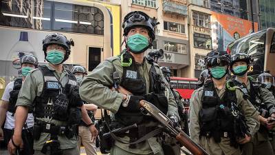 Полицию Гонконга мобилизуют для предотвращения возможных беспорядков 1 июля