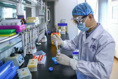 Китай разрешил применение вакцины Ad5-nCoV на военных