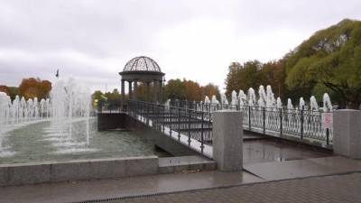 В Петербурге запустили все городские фонтаны