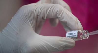 Китай успешно испытал вакцину от коронавируса на людях