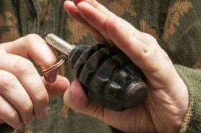 В Запорожской области мужчина принес гранату на пляж и убегал от полицейских
