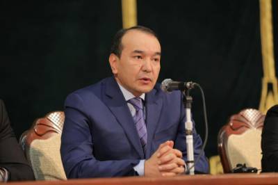 Бердымухамедов присвоил министру культуры Узбекистана звание заслуженного артиста Туркменистана