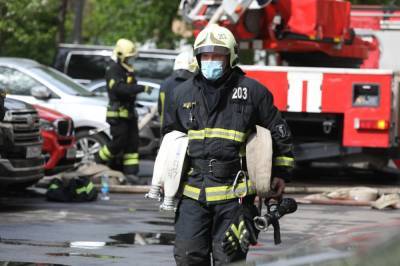 Порядка 30 человек эвакуировали из-за пожара в доме в Московской области