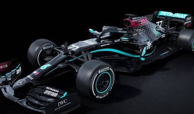 Команда Mercedes на Формуле-1 покрасила авто в черный в знак протеста против расизма
