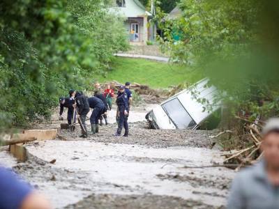 Италия отправила в Украину спецтехнику для ликвидации последствий наводнений – Аваков