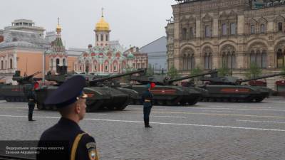 Китайские журналисты восхитились "смертоносными машинами" парада Победы в Москве