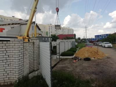 В Воронеже кран задел провода — током убило молодого строителя