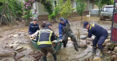 Страны ЕС и Израиль предоставили помощь пострадавшим от наводнения в Украине | Мир | OBOZREVATEL