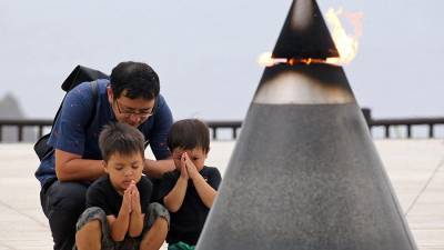 На Окинаве почтили память погибших в результате падения истребителя США