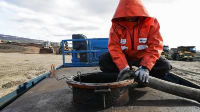 На месте аварии в Норильске за сутки собрали 23 кубометра топливно-водяной смеси