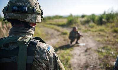 Боевики на Донбассе били из запрещенного оружия, ранены двое украинских защитников