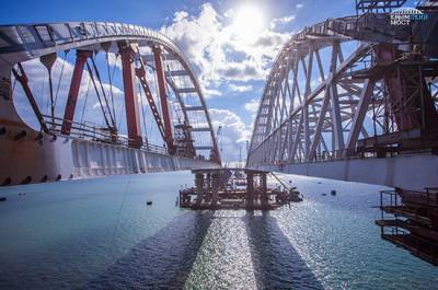 Движение грузовых поездов по Крымскому мосту стартует 30 июня