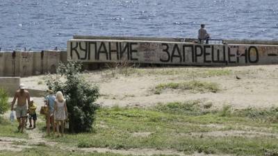 Жители Саратовской области вышли на митинг, чтобы отстоять пляж у экс-чиновника
