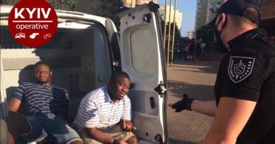 В пригороде Киева двое пьяных темнокожих парней на BMW устроили ДТП