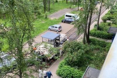 Ошиблись адресом.. : в Ярославле дорожники сняли асфальт уложенный в прошлом году