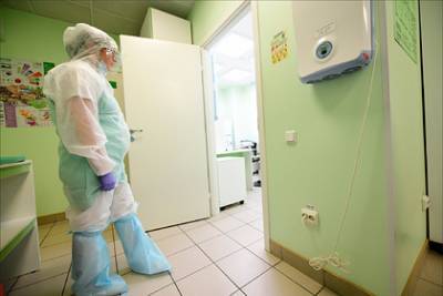 Названа дата начала испытания еще одной вакцины от коронавируса на россиянах