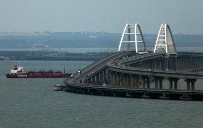 На Крымском мосту открылось грузовое железнодорожное сообщение