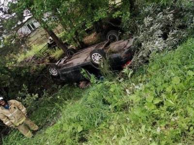 В тюменском селе водитель Lada погиб, выпав из салона перевернувшейся машины