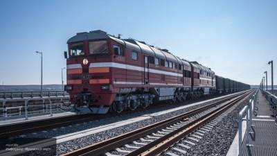 Крымский мост принял первые грузовые поезда