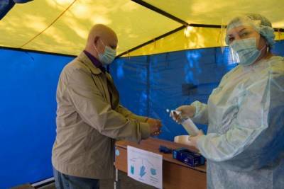 На Алтае и в Омской области среди членов УИК выявлено не менее 30 случаев коронавируса