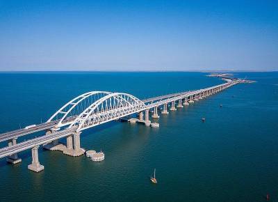 Открыто грузовое железнодорожное сообщение по Крымскому мосту