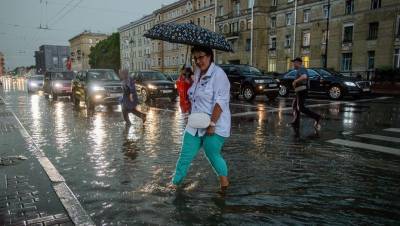 Петербург готовится к новому шторму и локальным потопам
