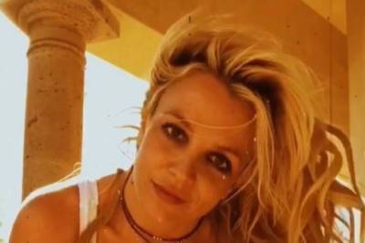 Бритни Спирс записала на видео странный танец